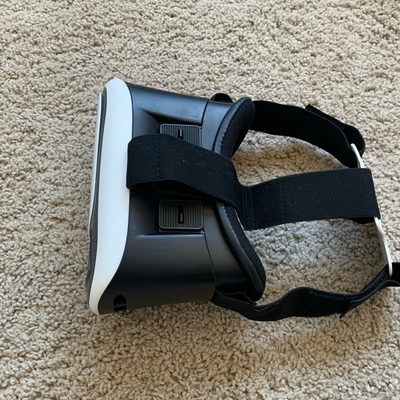 Smartphone/IPhone compatible VR Set - Picture 2 of 7